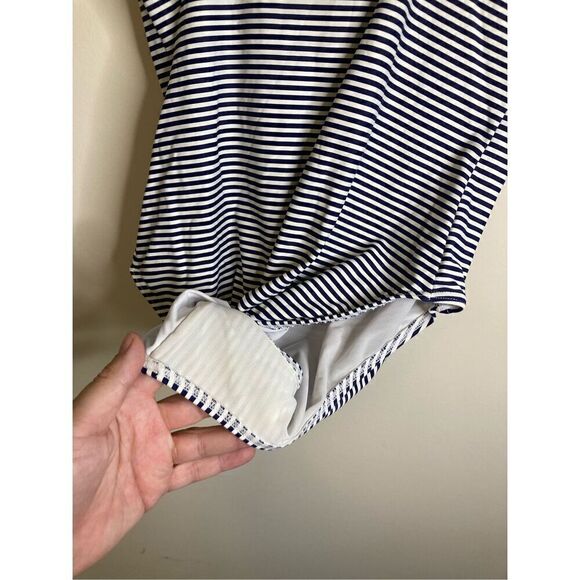 NIP TUCK Swim Navy Striped One Piece SWIMWEAR MultiFit Cup U.S. Size 8 - Picture 7 of 8